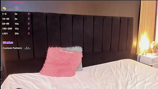 Snapshot of sweetsofia18 chatting on 10/24/25, 10:55 sweetsofia18 online show from 10/24/25, 10:55