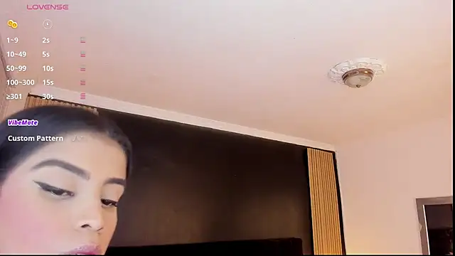 Snapshot of sweetsofia18 chatting on 11/22/25, 11:26 sweetsofia18 online show from 11/22/25, 11:26