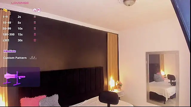 Snapshot of sweetsofia18 chatting on 11/29/25, 11:19 sweetsofia18 online show from 11/29/25, 11:19