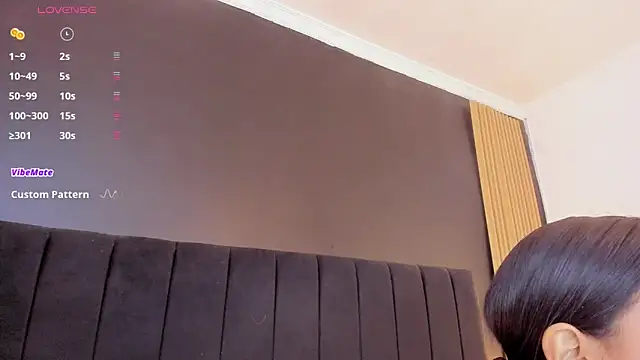 Snapshot of sweetsofia18 chatting on 12/14/25, 08:02 sweetsofia18 online show from 12/14/25, 08:02