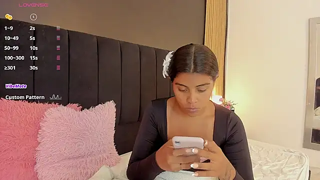 Snapshot of sweetsofia18 chatting on 07/17/26, 11:42 sweetsofia18 online show from 07/17/26, 11:42