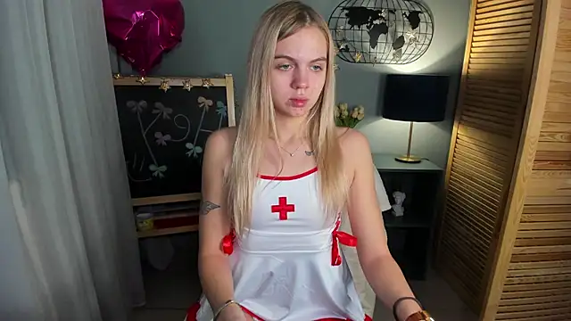 Snapshot of Aria69Stars chatting on 11/13/25, 09:41 Aria69Stars online show from 11/13/25, 09:41