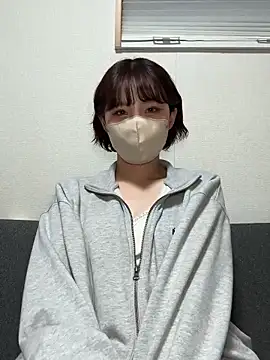 Snapshot of -x_MIU_x chatting on 06/01/26, 10:17 -x MIU x online show from 06/01/26, 10:17