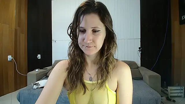 Snapshot of Khalee_si chatting on 10/19/25, 10:10 Khalee si online show from 10/19/25, 10:10