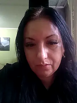 Snapshot of Veronica-Celie chatting on 10/13/25, 06:02 Veronica-Celie online show from 10/13/25, 06:02