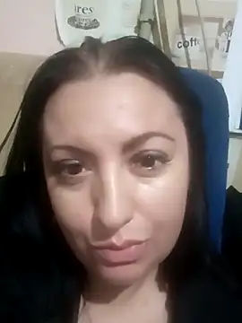 Snapshot of Veronica-Celie chatting on 10/27/25, 03:38 Veronica-Celie online show from 10/27/25, 03:38