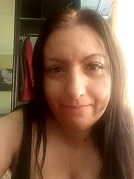 Snapshot of Veronica-Celie chatting on 10/29/25, 06:59 Veronica-Celie online show from 10/29/25, 06:59