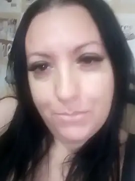 Snapshot of Veronica-Celie chatting on 11/11/25, 12:05 Veronica-Celie online show from 11/11/25, 12:05