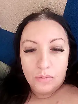 Snapshot of Veronica-Celie chatting on 11/14/25, 09:08 Veronica-Celie online show from 11/14/25, 09:08