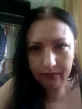 Snapshot of Veronica-Celie chatting on 12/17/25, 06:52 Veronica-Celie online show from 12/17/25, 06:52