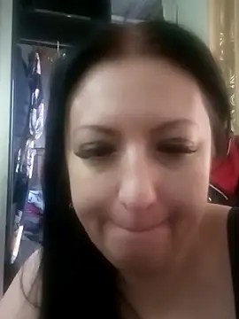Snapshot of Veronica-Celie chatting on 12/19/25, 07:15 Veronica-Celie online show from 12/19/25, 07:15