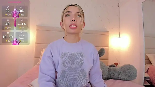 Mollymoon1 online show from 12/04/25, 07:44