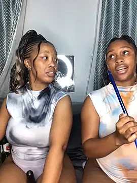 Snapshot of Pearl_00 chatting on 09/25/25, 09:40 Pearl 00 online show from 09/25/25, 09:40