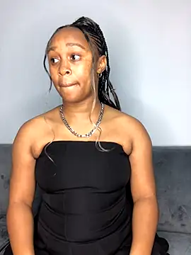 Snapshot of Pearl_00 chatting on 09/28/25, 04:45 Pearl 00 online show from 09/28/25, 04:45