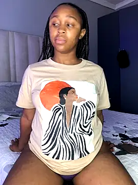 Snapshot of Pearl_00 chatting on 10/16/25, 08:26 Pearl 00 online show from 10/16/25, 08:26