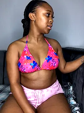 Snapshot of Pearl_00 chatting on 10/23/25, 10:19 Pearl 00 online show from 10/23/25, 10:19