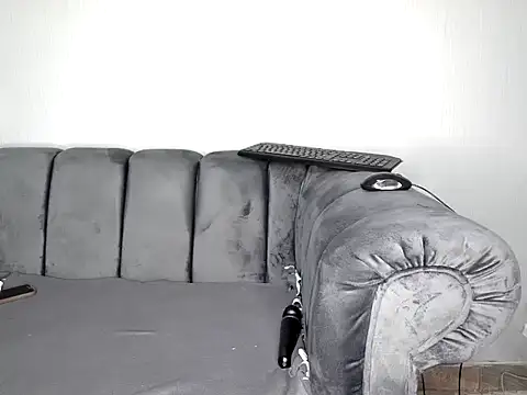 Snapshot of Pearl_00 chatting on 11/06/25, 09:59 Pearl 00 online show from 11/06/25, 09:59