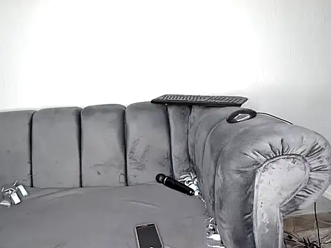 Snapshot of Pearl_00 chatting on 11/13/25, 08:19 Pearl 00 online show from 11/13/25, 08:19