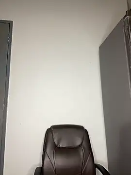 Snapshot of Pearl_00 chatting on 12/03/25, 08:29 Pearl 00 online show from 12/03/25, 08:29