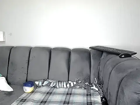 Snapshot of Pearl_00 chatting on 12/17/25, 02:39 Pearl 00 online show from 12/17/25, 02:39