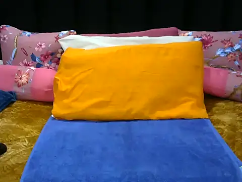 Pearl 00 online show from 05/20/26, 05:24