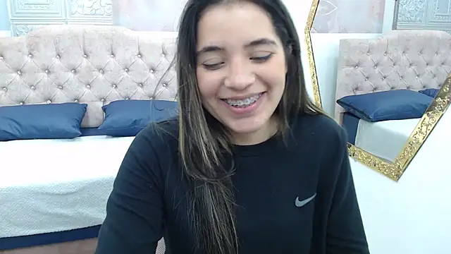 Leah Means  online show from 01/03/25, 05:31