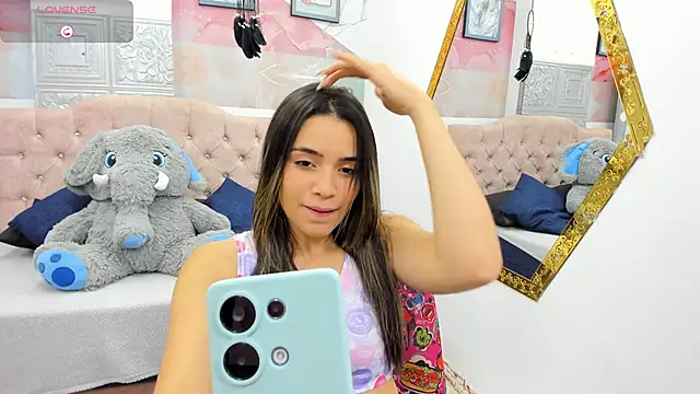 Leah Means  online show from 02/12/25, 01:06