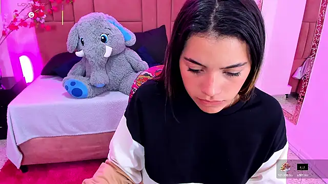 Leah Means  online show from 02/22/25, 04:30