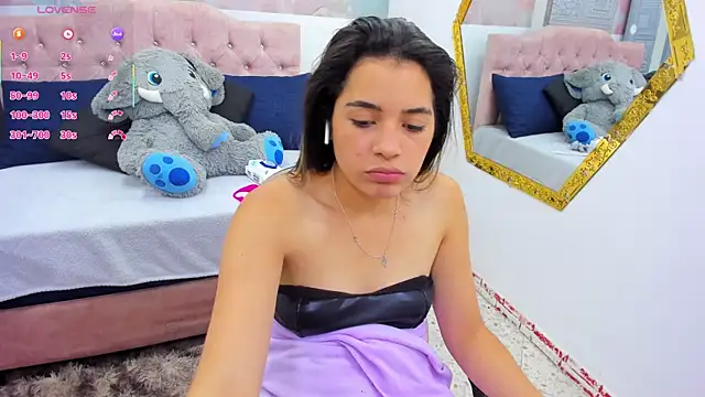 Leah Means  online show from 03/04/25, 04:30