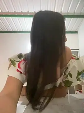 Snapshot of YuliiCamm chatting on 12/14/24, 12:11 YuliiCamm online show from 12/14/24, 12:11