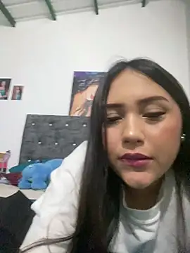 Snapshot of YuliiCamm chatting on 12/17/24, 11:49 YuliiCamm online show from 12/17/24, 11:49