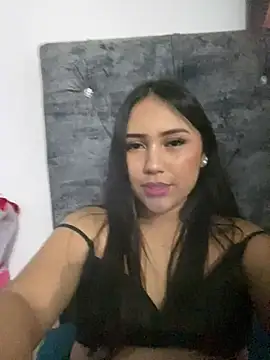 Snapshot of YuliiCamm chatting on 12/18/24, 02:53 YuliiCamm online show from 12/18/24, 02:53
