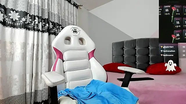 Camcrush   online show from 12/12/24, 10:52