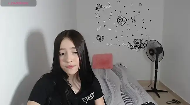 Snapshot of baby_violetta chatting on 12/02/24, 08:44 baby violetta online show from 12/02/24, 08:44