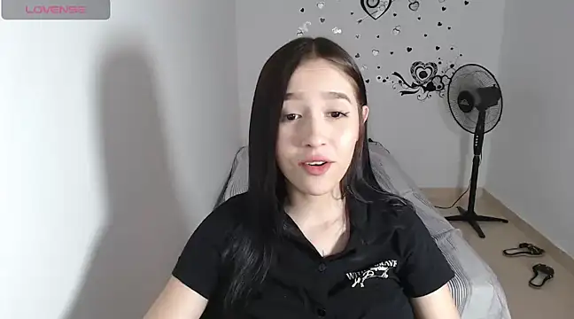 Snapshot of baby_violetta chatting on 12/03/24, 02:58 baby violetta online show from 12/03/24, 02:58