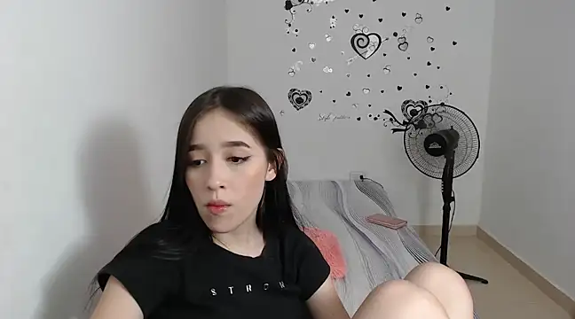 Snapshot of baby_violetta chatting on 12/29/24, 11:29 baby violetta online show from 12/29/24, 11:29