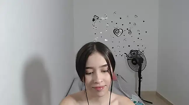 Snapshot of baby_violetta chatting on 01/07/25, 03:35 baby violetta online show from 01/07/25, 03:35