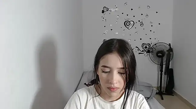 Snapshot of baby_violetta chatting on 01/23/25, 02:12 baby violetta online show from 01/23/25, 02:12