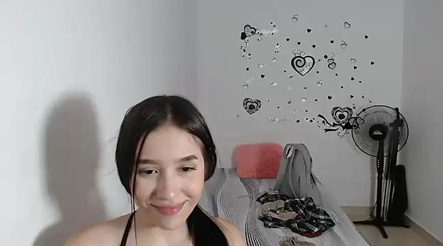 Snapshot of baby_violetta chatting on 01/25/25, 04:02 baby violetta online show from 01/25/25, 04:02