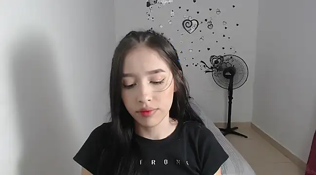 Snapshot of baby_violetta chatting on 02/05/25, 12:31 baby violetta online show from 02/05/25, 12:31