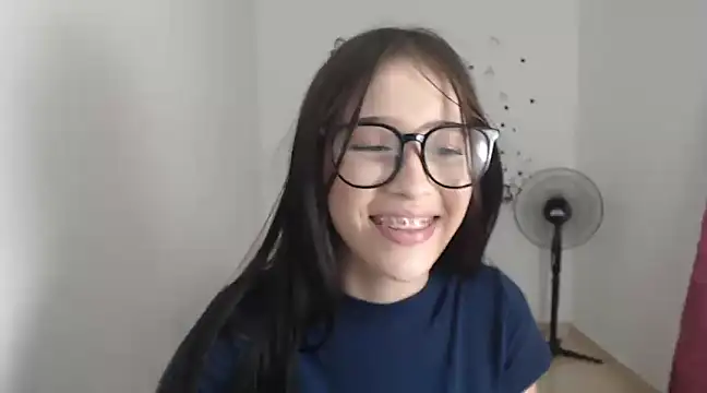 Snapshot of baby_violetta chatting on 02/10/25, 08:42 baby violetta online show from 02/10/25, 08:42