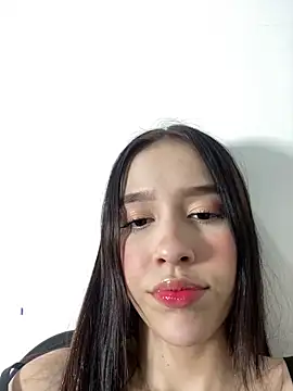 Snapshot of baby_violetta chatting on 11/08/25, 04:45 baby violetta online show from 11/08/25, 04:45