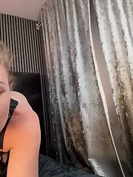 Snapshot of MilaMaaay chatting on 10/01/25, 05:08 MilaMaaay online show from 10/01/25, 05:08