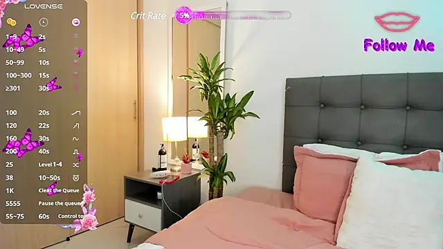 charlotte james0 online show from 03/23/25, 02:59