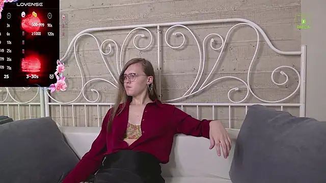 Snapshot of YukoFanee chatting on 10/08/25, 08:06 YukoFanee online show from 10/08/25, 08:06