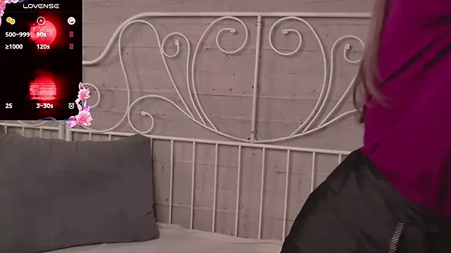 YukoFanee online show from 10/21/25, 08:20