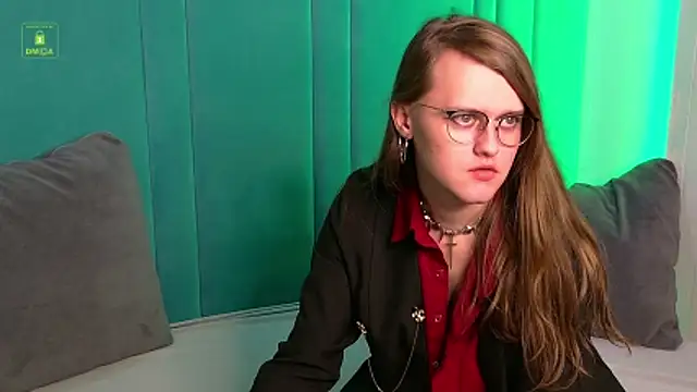 Snapshot of YukoFanee chatting on 11/14/25, 08:18 YukoFanee online show from 11/14/25, 08:18