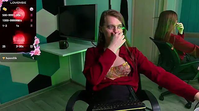 Snapshot of YukoFanee chatting on 11/28/25, 03:36 YukoFanee online show from 11/28/25, 03:36