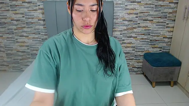 Snapshot of _joy_yva chatting on 09/26/25, 04:33 joy yva online show from 09/26/25, 04:33