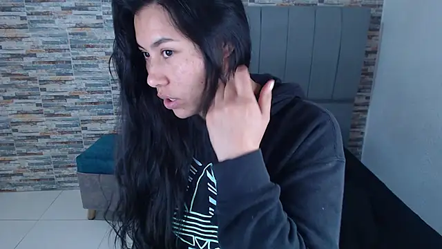 Snapshot of _joy_yva chatting on 10/10/25, 09:03 joy yva online show from 10/10/25, 09:03